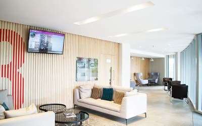 Royal Victoria/Gym/Concierge*Balcony! Main Photo