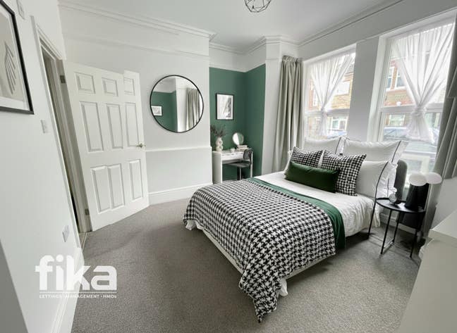 😍 Large Ensuite Room • No Deposit Option (114Cr) Main Photo