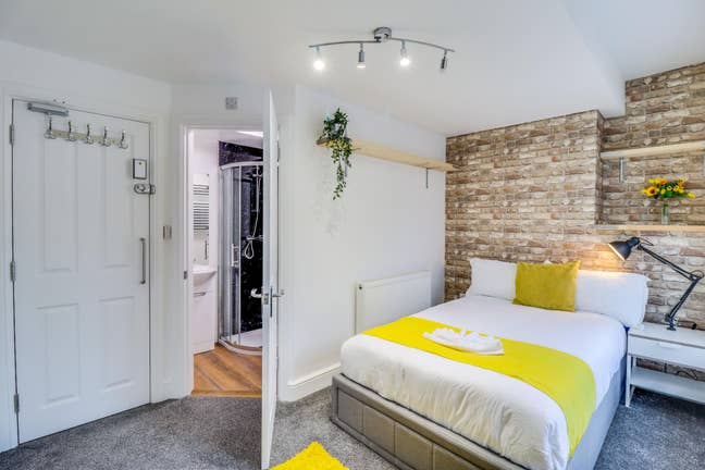 Stunning Double En-Suite Room Main Photo