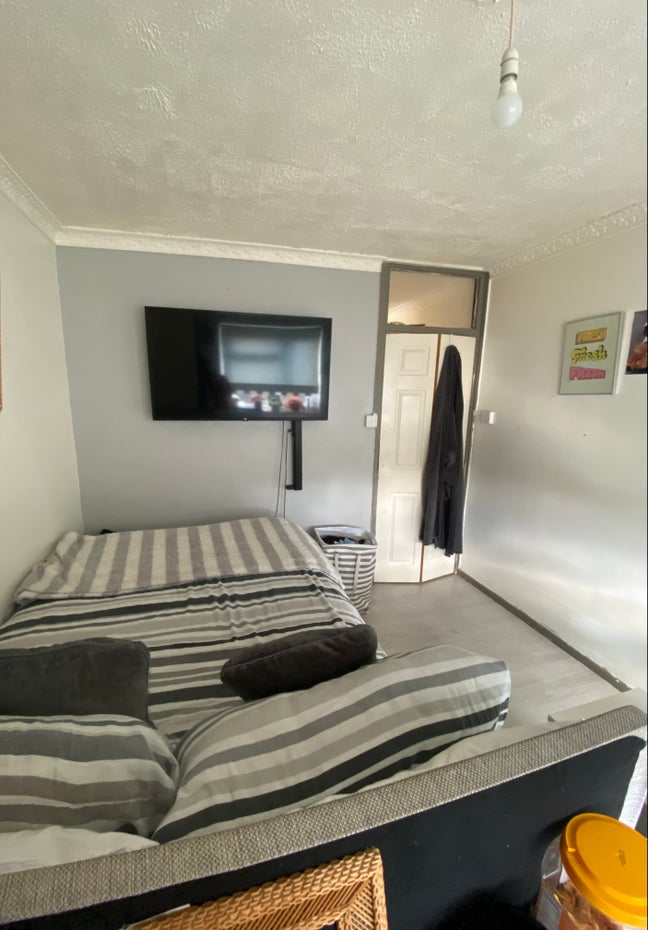 1 double Bedroom  Main Photo