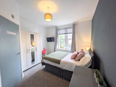 Close to Employers - Large Double Ensuite  Main Photo