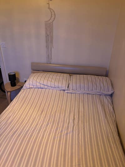 Room in family house to rent  Main Photo