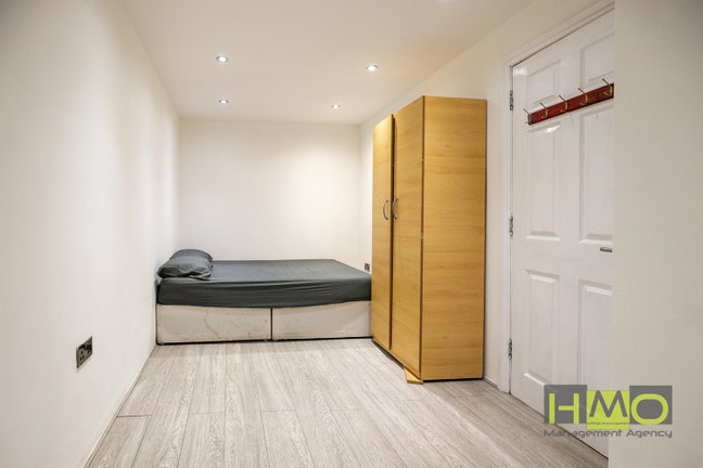 Ensuite Rooms in 4 bedroom shared house SL1 Main Photo