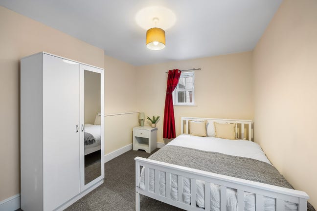 ✨Last Room Available on North Road West✨ Main Photo