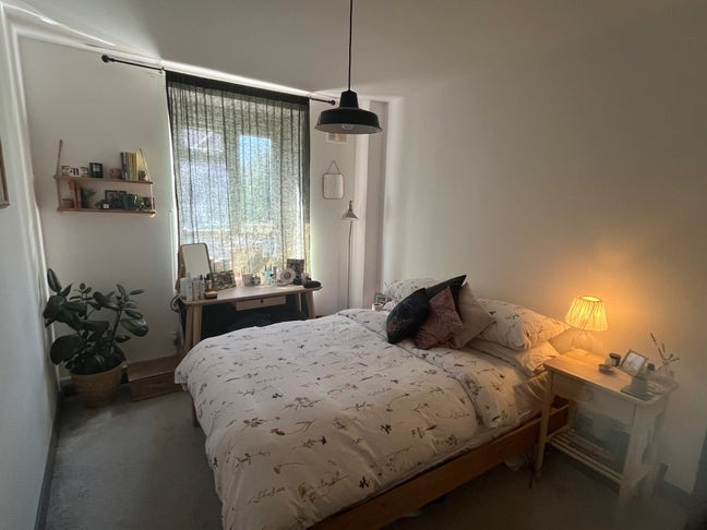 Mon-Fri let 2 minute walk from Stockwell Tube Main Photo