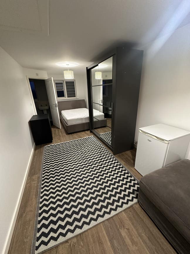 En suite large room Main Photo