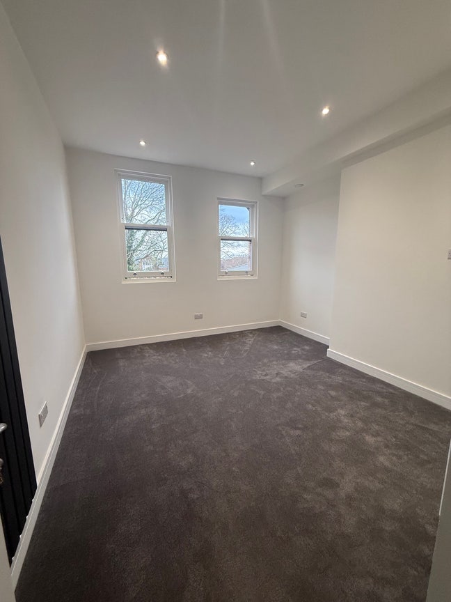 Quiet double room , lovely shower room  Main Photo