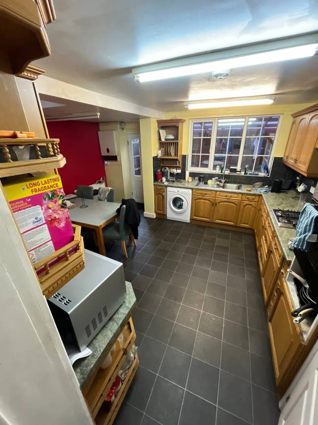 Room Available in Large Walthamstow House Main Photo