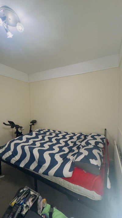  Spacious  Double  Room  Available  –  Farnham  (GU9)
 Main Photo