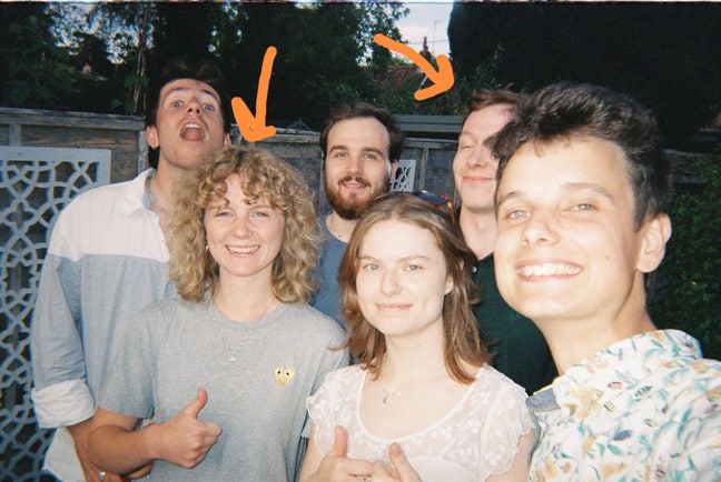 2 friends looking for 4-5 bed house share!  Main Photo