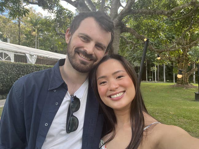 Professional Aussie couple looking for a room! Main Photo