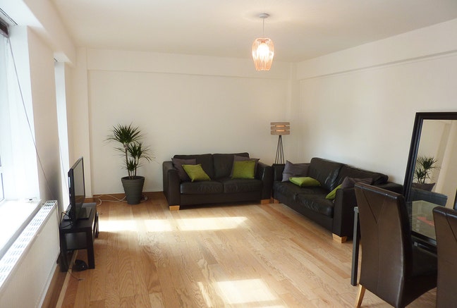 Double Room available in N5!  Main Photo