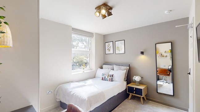 Refurbed Double rooms - Strood  Main Photo