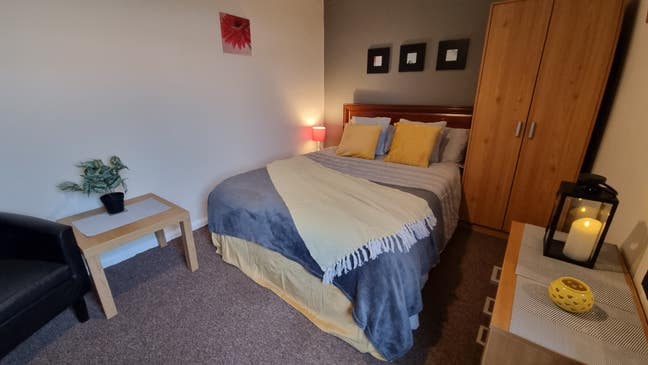 Gorgeous ensuite studio double room in Kearsley  Main Photo