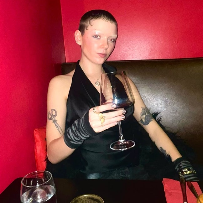 Professional Female seeks a double room Main Photo