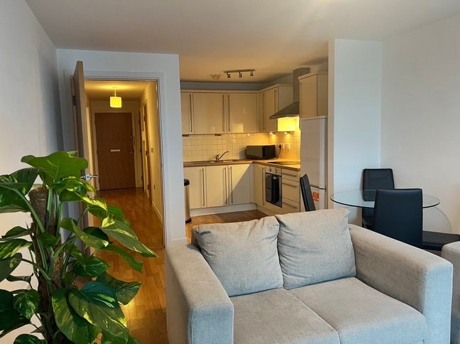 2 Bedroom Central Manchester Apartment Main Photo