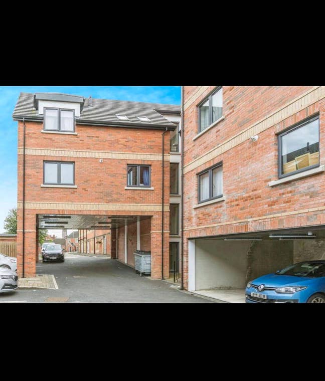 Double Room Available in Belfast City Apartment  Main Photo