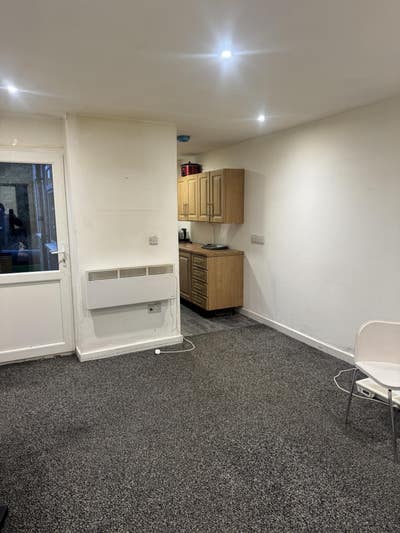 1 bedroom flat available  Main Photo