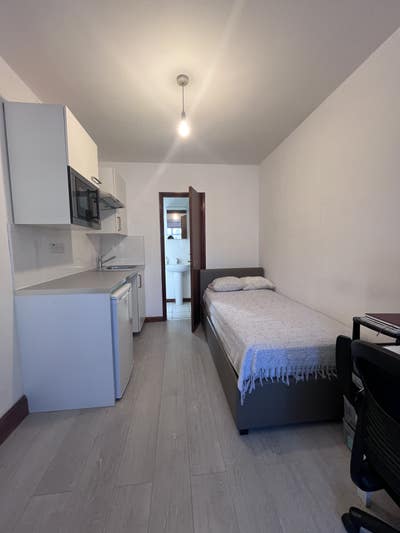 En Suite Studio Flat - Private Entrance  Main Photo