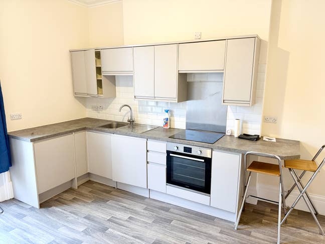 One Bedroom flat in Cotham Area Main Photo