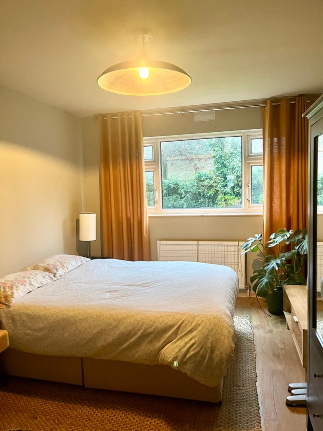 Large double room in a quiet flat with big garden  Main Photo