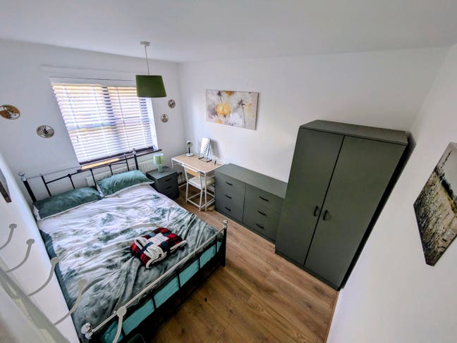 Newly refurbished double room in central Bicester  Main Photo