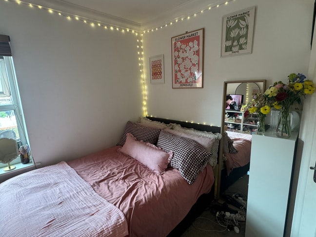 Double bedroom near Clapham Common Main Photo