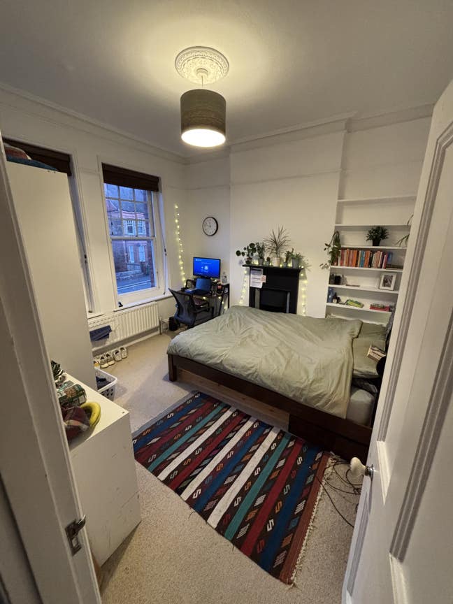 Spacious room in warm friendly maisonette! Main Photo