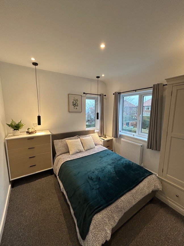 Modern! Fully Refurbished! All Bills included! Main Photo