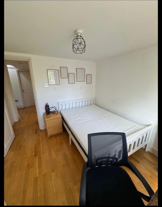 Cozy double bed in Bayswater 💌  Main Photo