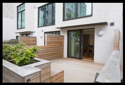 Looking for female flatmate in East Village  Main Photo