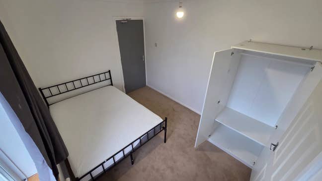 Double Room En-suite available  All Bills Included Main Photo