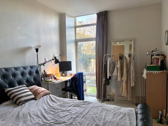 E14_Ilse of dog_Ensuite Main Photo