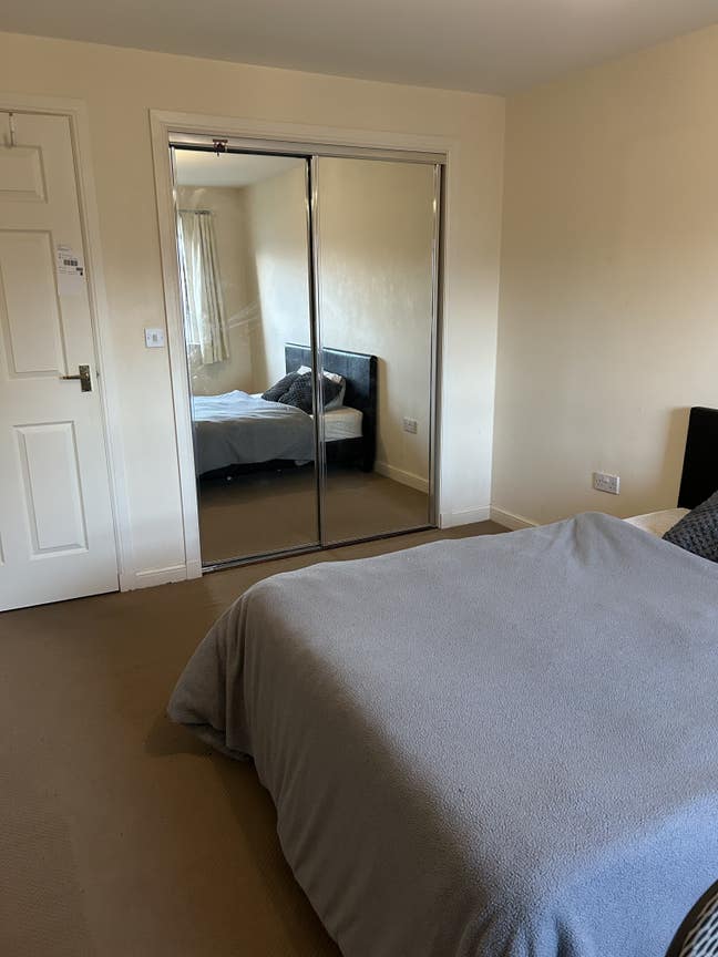 Spacious Double Room – Available Now Main Photo