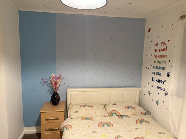 Room available for lady preferably Main Photo