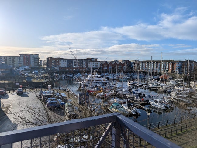 2 Bedroom Marina Apartment with ensuite Main Photo