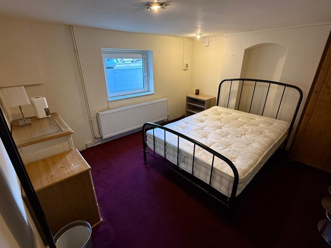Double  Room for Working Professional Main Photo