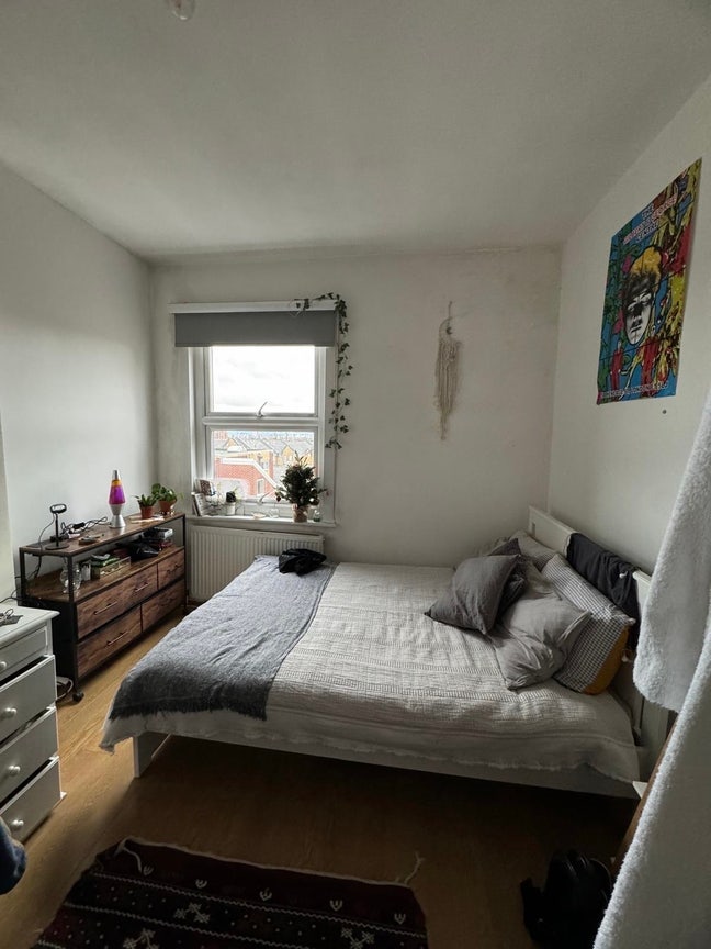 Bright Double Room in Leafy West Hampstead Main Photo