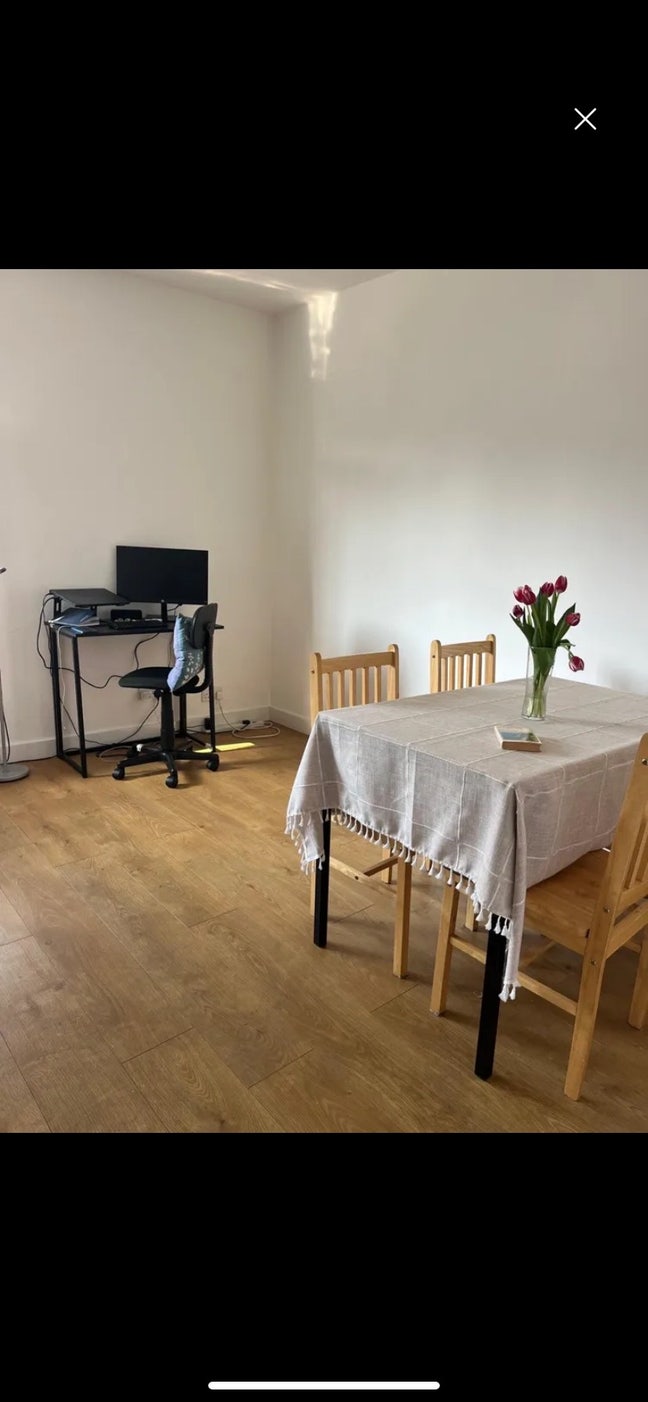 Bright double room 3 mins from station  Main Photo