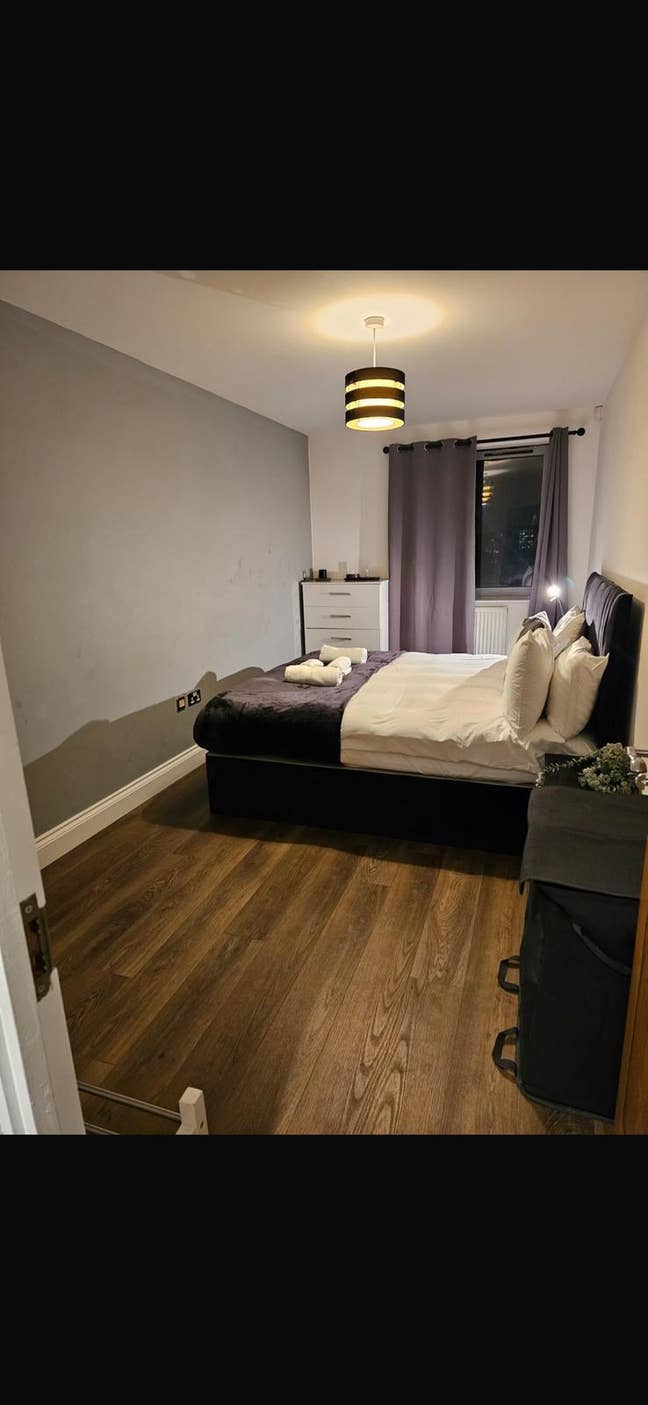 Urgent let en-suite room Main Photo