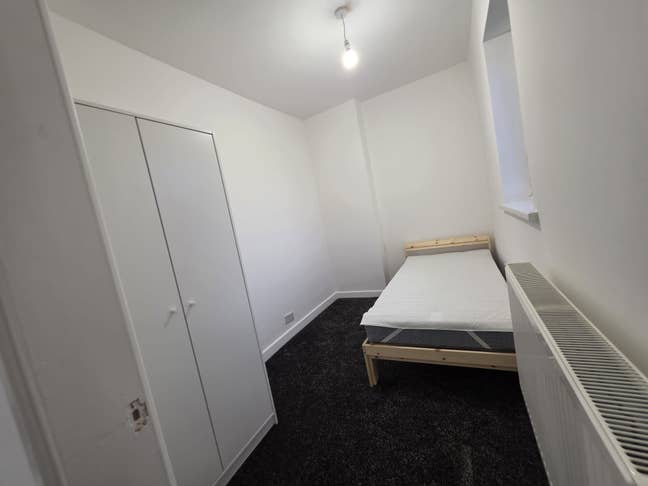 Fully Renovated Single Room - Bills inc  Gravesend Main Photo