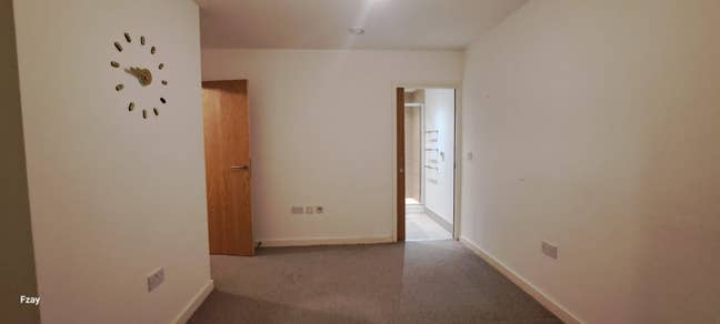 Large En-Suite room for rent in Manchester M15 5GP Main Photo