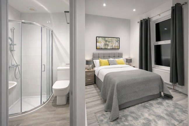 Spacious En-Suite Rooms  Available - SE18 Main Photo