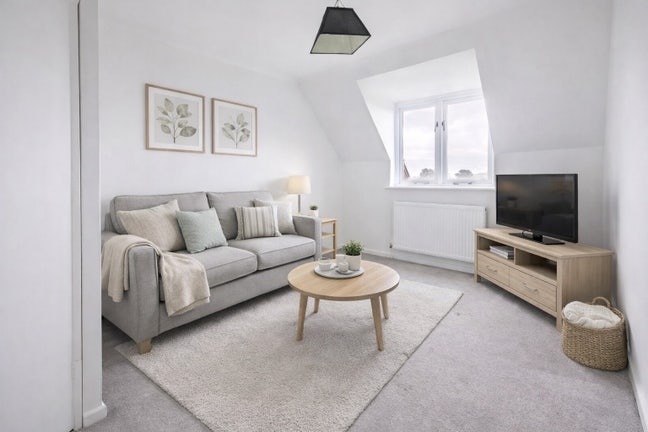 Spacious Top Floor Mini Flat –Bills & Parking Inc Main Photo