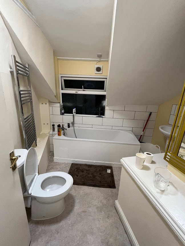 Flatmate required in flat Main Photo