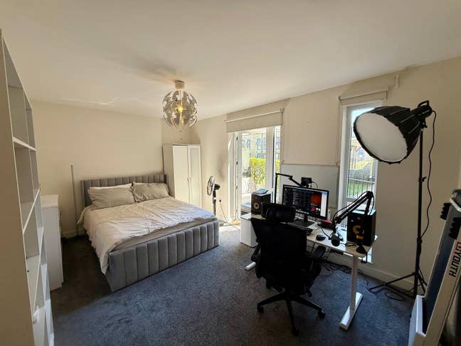 (3 month rental) En-suite with Patio Main Photo