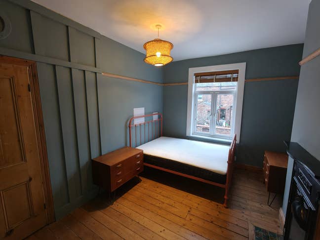 Room in creative, friendly LGBTQ+ home Main Photo