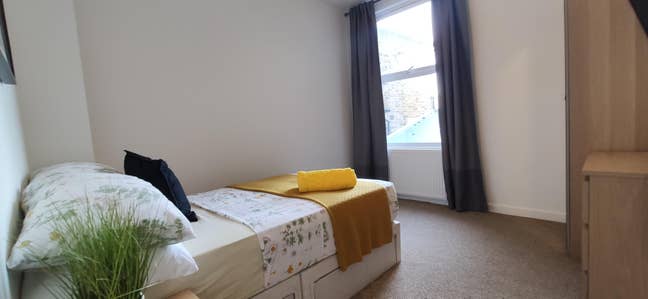 Double Room Available in Westcombe Hill Main Photo