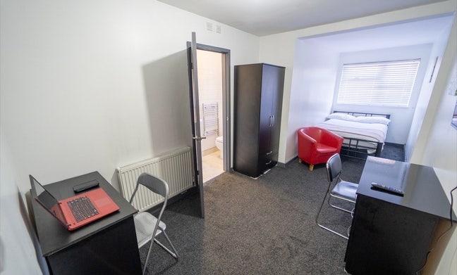 Charming en-suite rooms on offer  🔥  Main Photo