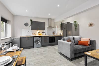 💥 Beautiful Large En Suite Room💥 Main Photo